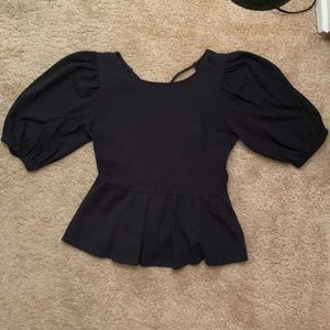 Black puffy sleeve shirt